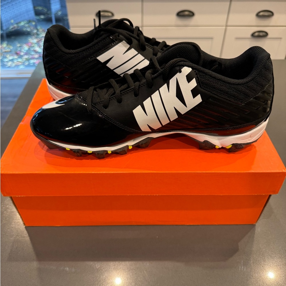 Nike - Vapor Shark (Football Cleat)